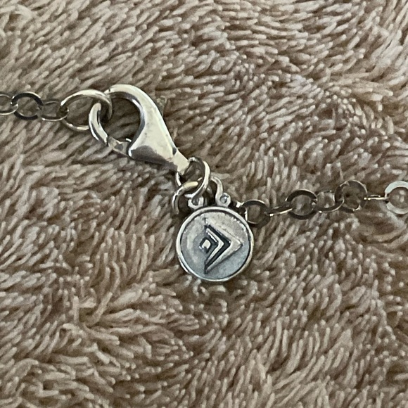 Silpada 925 Hammered Triple Circle Geometric Pendant Necklace - Picture 6 of 8